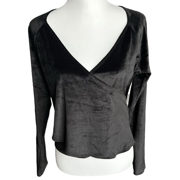 NWOT MELROSE AND MARKET Black Velvet Top Women’s Size L - Picture 1 of 4